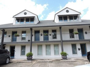 Building Photo - 1012 Acadian