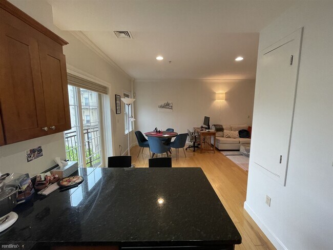 Foto del edificio - 1 br, 1 bath Condo - 126 Jersey St Unit 302