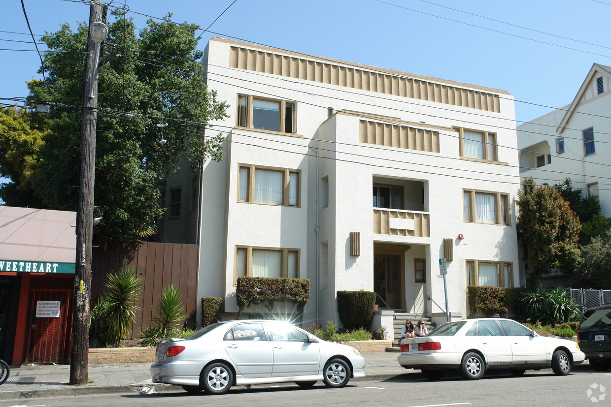2525 Durant Ave - Castle Craig Apartments