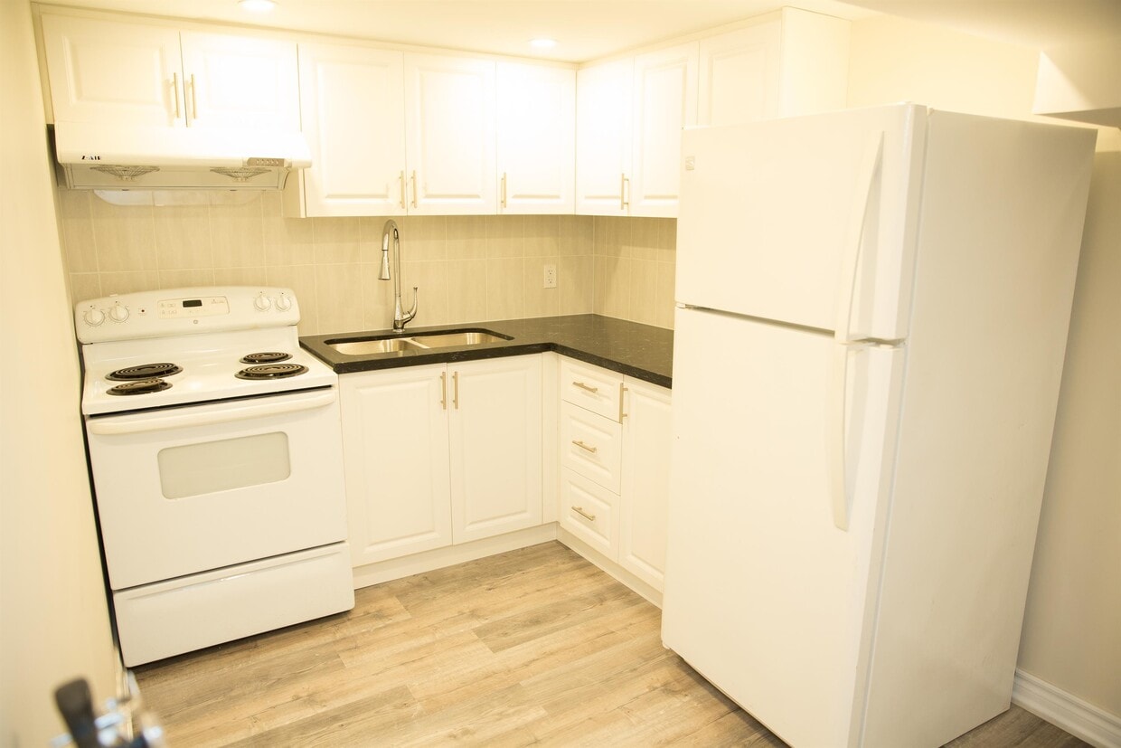 Primary Photo - 50 Laurel Ave