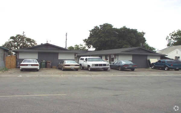Building Photo - 427 2nd St