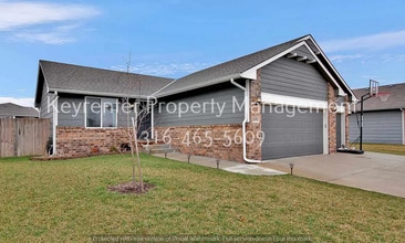 Building Photo - 1470 N Aster Cir
