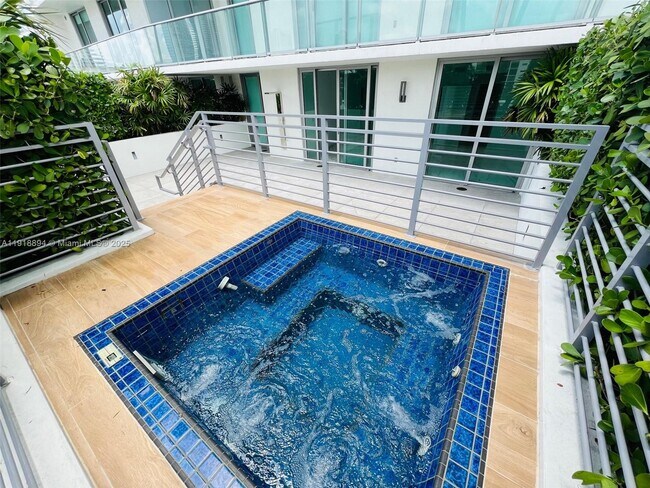 Building Photo - 300 Sunny Isles Blvd