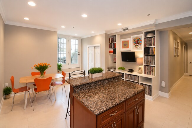 Foto del edificio - 1126 Columbia Rd NW