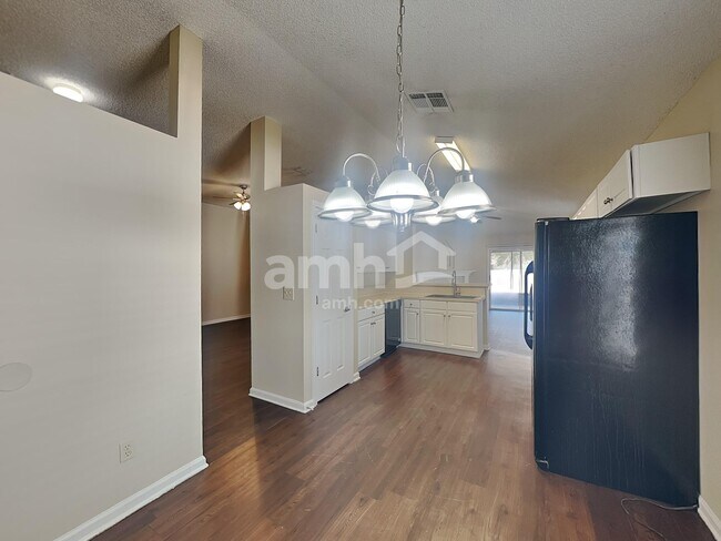 Building Photo - 1836 Northglen Cir