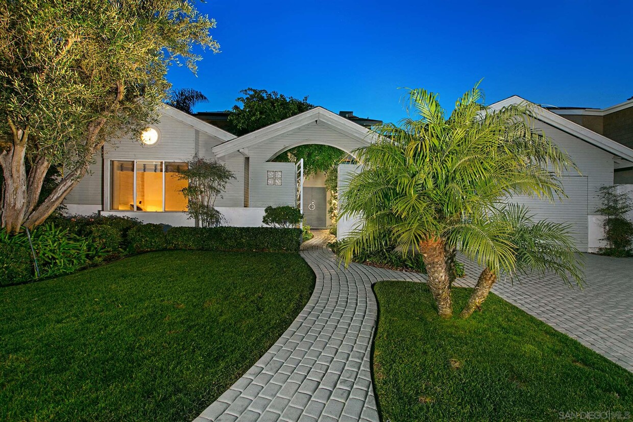 Foto principal - 14218 Half Moon Bay Dr