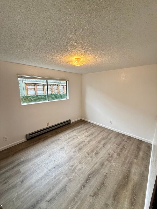 Building Photo - 2211 Sumner Ave