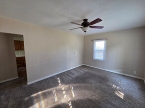Building Photo - 1611 Schreiber St
