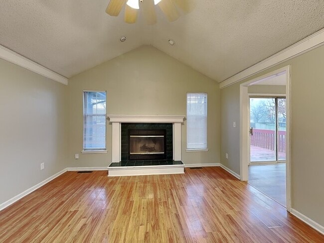 Building Photo - 529 Wood Ct