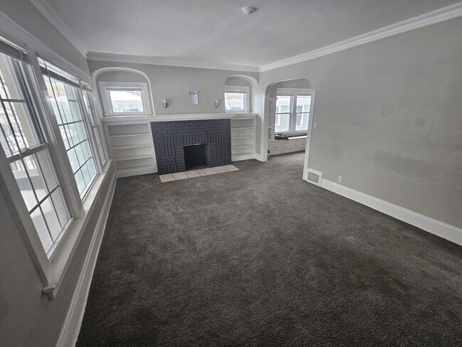 Building Photo - 931 Helmsdale Rd