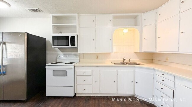 Foto del edificio - 2420 33rd St