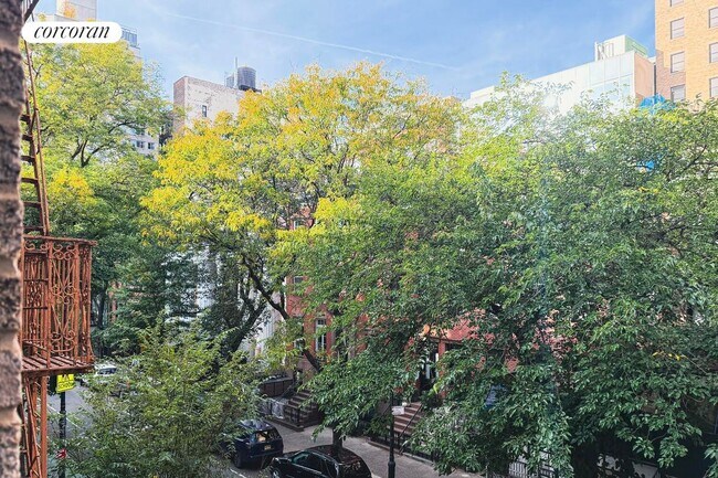 Foto del edificio - 128 W 13th St