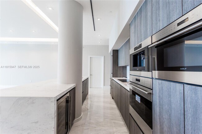 Foto del edificio - 460 NE 28th St