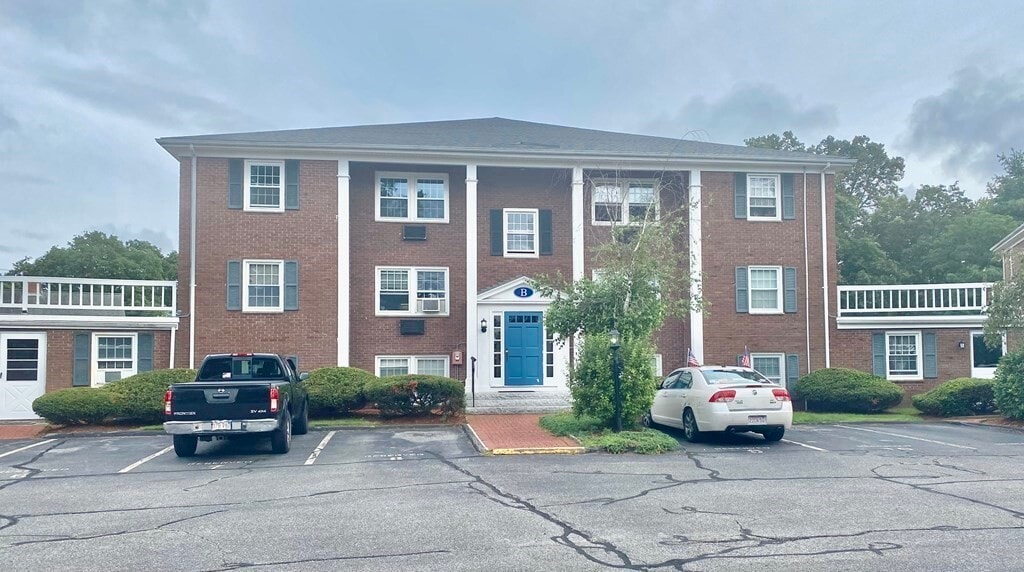 5 Sinai Cir Unit B, Chelmsford, MA 01824 Room for Rent in Chelmsford