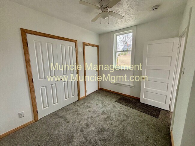 Foto del edificio - 500 N Alameda Ave