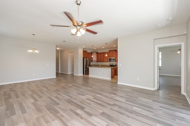 Building Photo - 1309 Oak Pond St