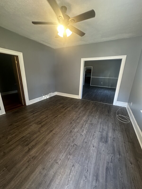 Foto del edificio - 7404 Halle Ave