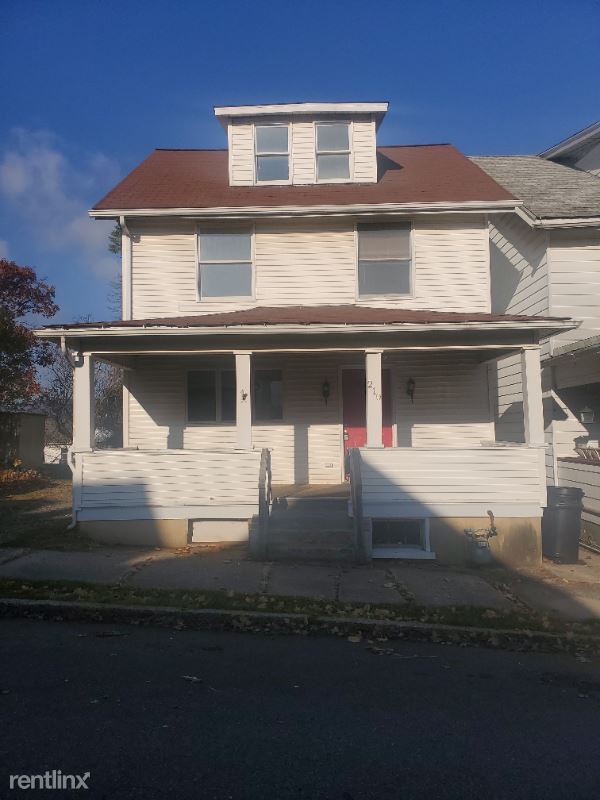 Primary Photo - 3 br, 1.5 bath House - 210 Bell Ave