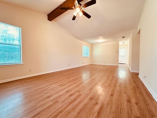 Foto del edificio - 3800 Knollwood Dr