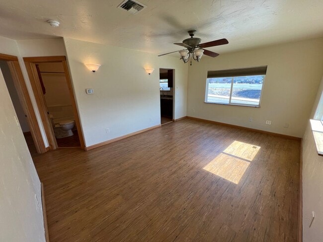 Building Photo - 2+ bed/1 bath in great location!!
