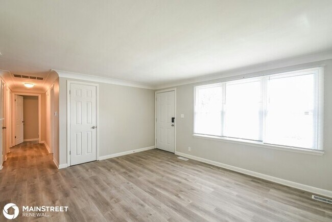 Foto del edificio - 610 STONER DR, ANDERSON, IN 46013