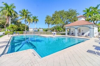 Building Photo - 3810 SW 51st St