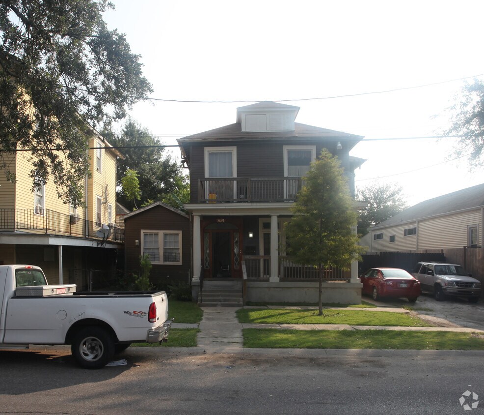 Building Photo - 3829 Banks St