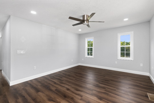 Building Photo - 1020 Ivanhoe Ave