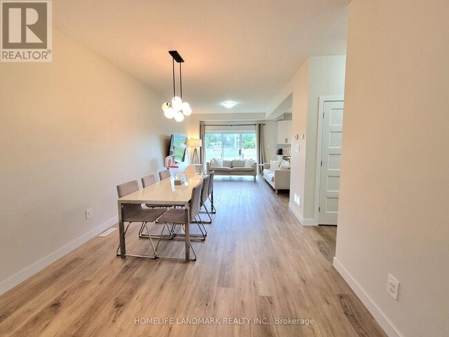 Building Photo - 6953 Royal Magnolia Ave