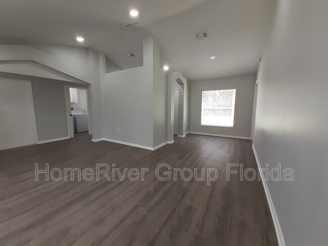 Building Photo - 207 Margarita Rd