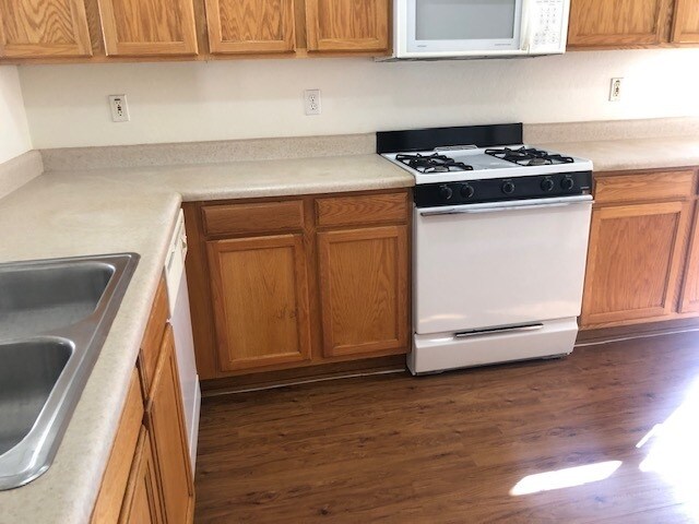 Foto del edificio - GREAT 3 BEDROOM RENTAL-sz