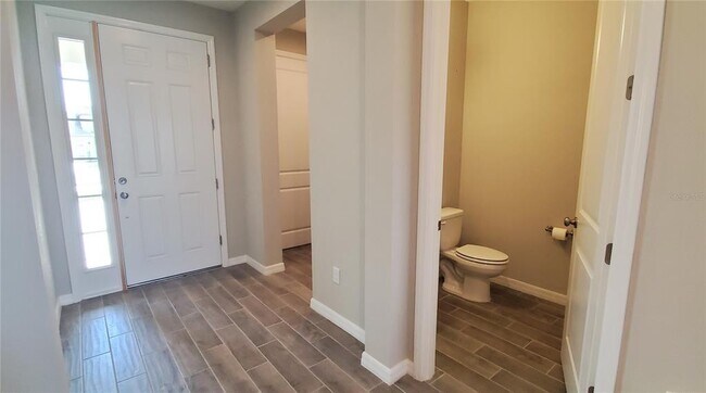 Building Photo - 9092 Luna Ln