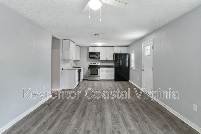 Building Photo - 2319 Jamestown Ave