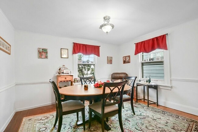 Foto del edificio - 1083 Hunter Ave