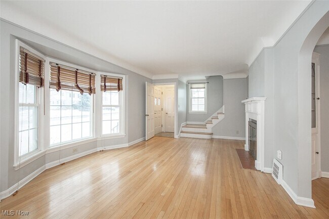 Foto del edificio - 1718 Maywood Rd