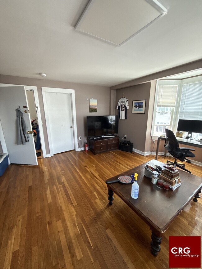Foto del edificio - 344 E 8th St