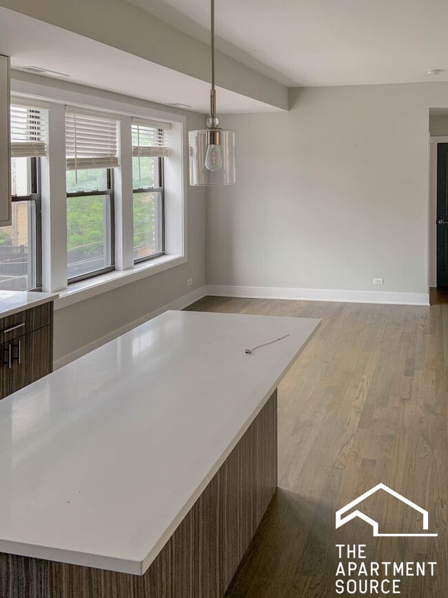 Foto del edificio - 2618 N Rockwell St