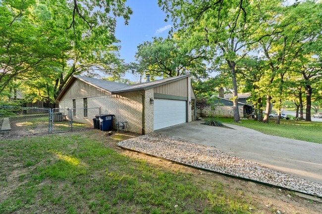 Photo - 121 Lake Vista W House