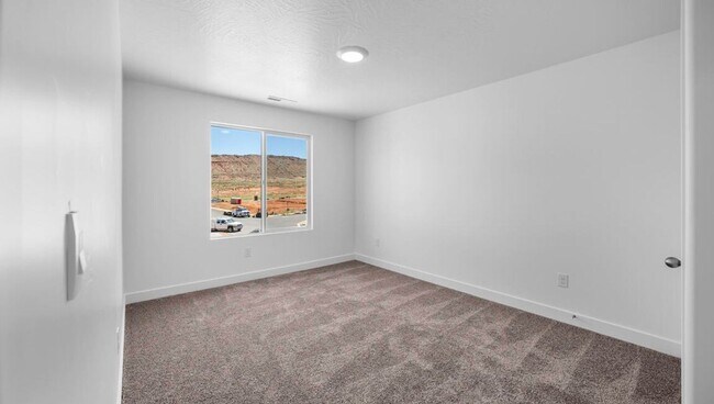 Building Photo - Upgraded 5 Bed Home in Long Valley–Near Resort Amenities!