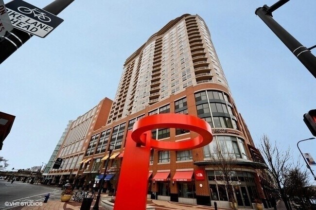 best apartment in Evanston for sure - 807 Davis St