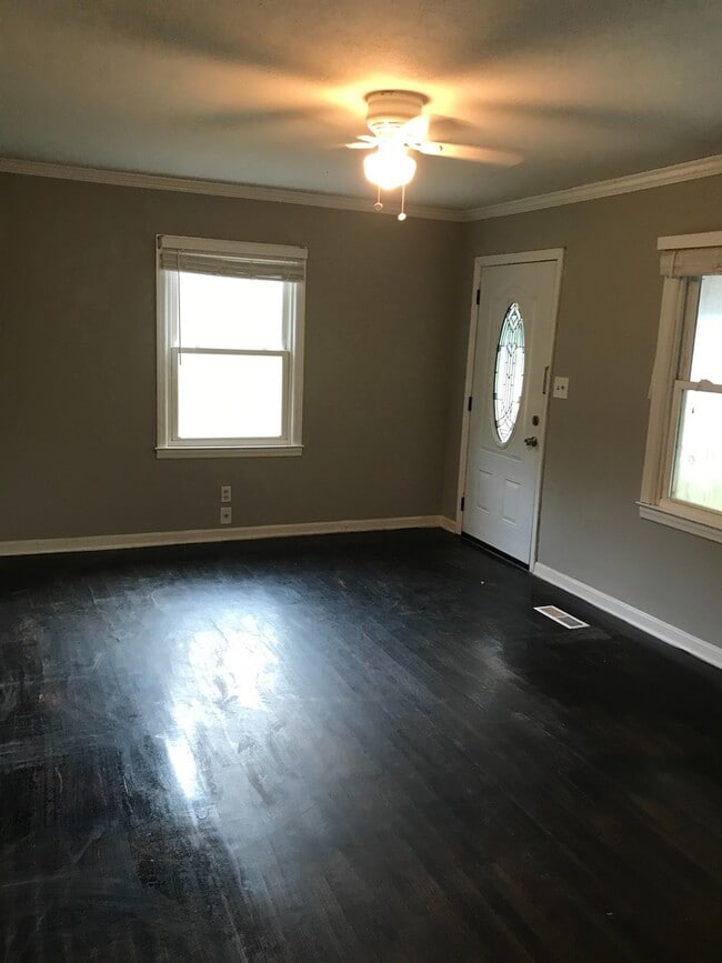 Foto del edificio - LARGE 3 bedroom + flex room,  2 bath home!!!