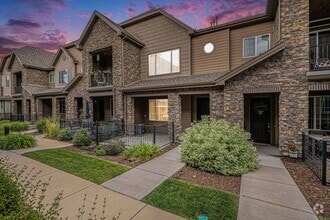 Building Photo - 534 E Dry Creek Pl