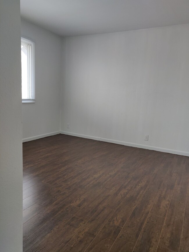 Bedroom - 3828 Jones St