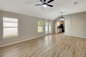 Building Photo - 515 Versailles St