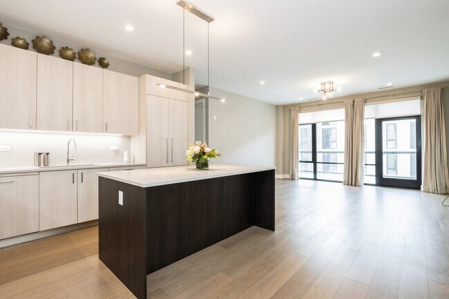 Foto del edificio - 1701 W Webster Ave
