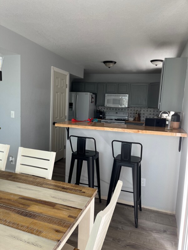 Building Photo - 758 S Juniper Ct