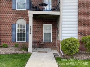 Building Photo - 3254 Primrose Ln