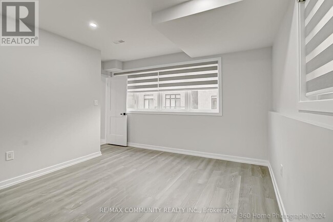 Building Photo - 924 Rexton Dr