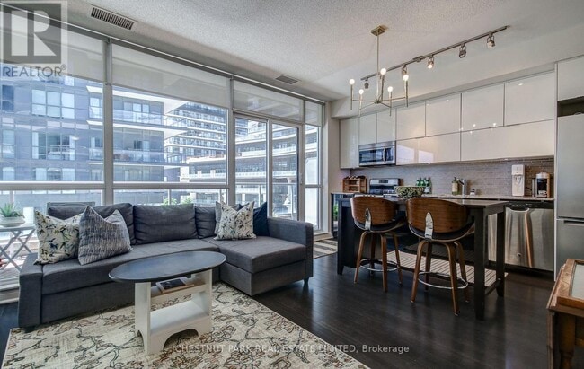 Building Photo - 80 Marine Parade Dr