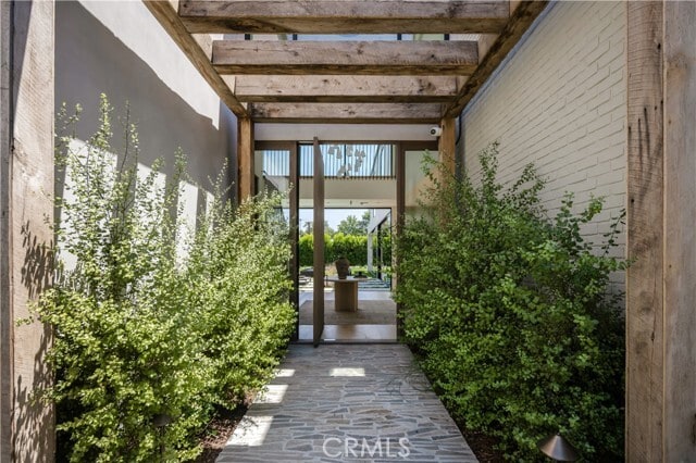 Building Photo - 4826 Woodley Ave
